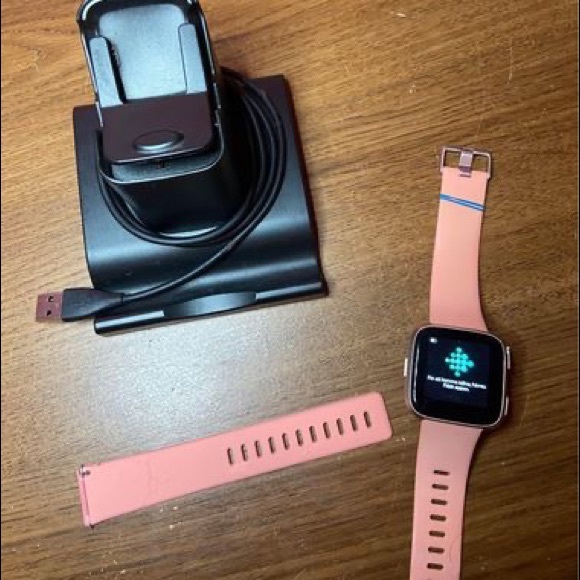 Fitbit Versa - Picture 3 of 4